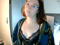 Ik ben een spontane dame die bijna niets te gek vind. Ik sta voor veel dingen open zolang we het samen maar gezellig hebben. Heb je een lekker verzoekje? vraag het me dan zeker.