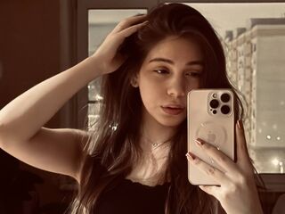 naked camgirl gallery AlishiaCowlin