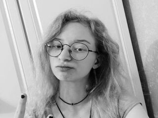 hot strip tease webcam BrittenyTannen