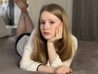 naughty cam girl LilianHoward