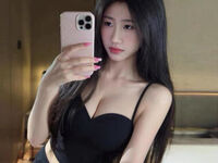 camslut topless LouiseEve