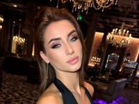 chat room live show Minnie