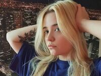 free live camsex MonnieMoniz