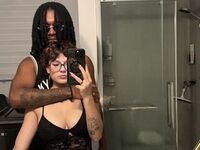 couple webcam sex LyoraandAeson