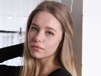 beautiful webcamgirl AnnetteMajid
