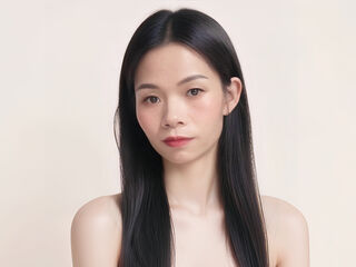 naked camgirl masturbating with vibrator ArianaHuiHui