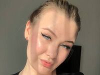 naughty cam girl fingering shaved pussy ArlettaVatter