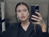 naughty cam girl fingering pussy ArlindaMarotti