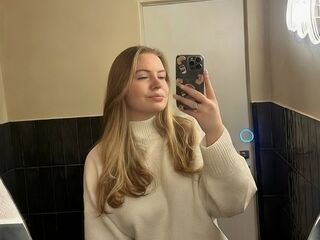 webcam bitch chatroom AryaThomas