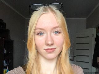 chat room live sex cam AvelinaSeide