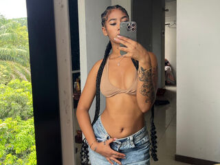 free nude webcam CarolineCartson