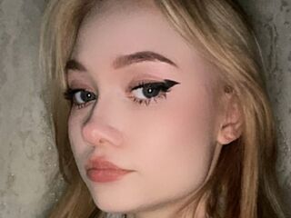 naked girl with webcam fingering pussy CecilyBurnard