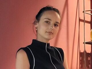 hot strip tease web cam CherlynAltice