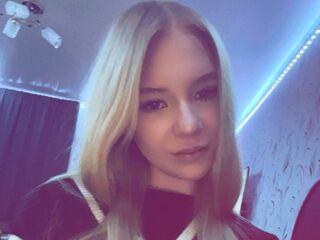 hot cam girl masturbating with vibrator ChristalCalk