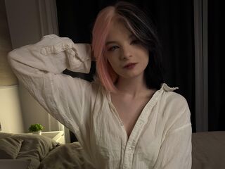 hot cam girl fingering pussy ClaudineKrentz
