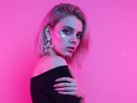 adult webcam chat room DaiseyNovotny