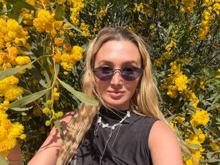 naked girl with webcam fingering DelaineClowerd