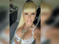 girl naked DellaBlazed