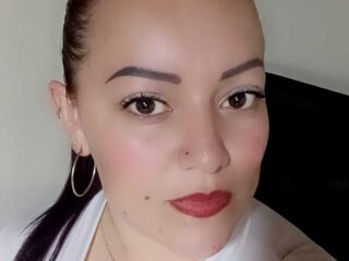 girl shaving pussy DinaCarls