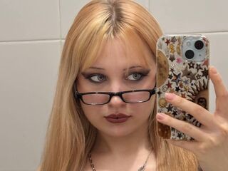 naked camgirl EloiseGow