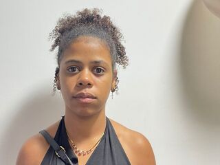 camgirl fingering wet pussy EmaVallerin