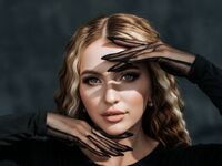 cam girl fingering pussy EvaVibe