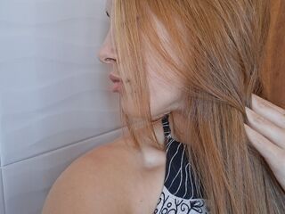 camgirl masturbating with vibrator FlorAnderson