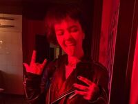 cam girl playing with dildo FloralFable