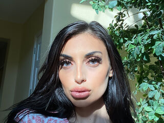 camslut showing tits Geld