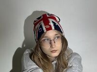 camgirl showing tits HeeSchirtzinger