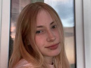 beautiful webcam girl HelaineSchecter