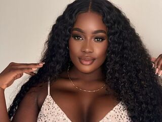 camslut naked IrisDavie