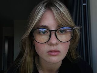 naked cam girl masturbating with dildo JacelynAmenta