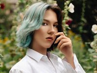 naked camgirl fingering pussy JessieLee