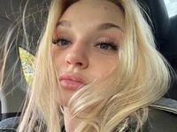cam strip tease JinEvjen