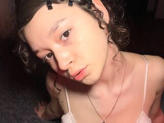 mastubating web cam girl JolynnOssman