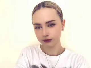 naked cam chatroom JudithHaverstock