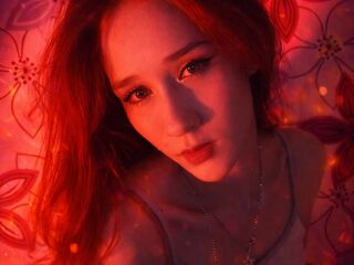 beautiful cam girl JulieCusanelli