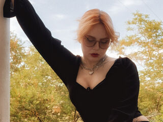 girl shaving pussy KaleighCollett