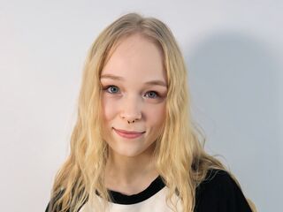 naughty camgirl masturbating KamiMellema