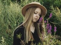 nude cam photo KarenLowe