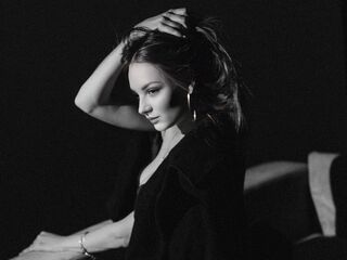 camgirl playing with sextoy KatarinaVix