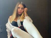 fingering camwhore LeilaVixen