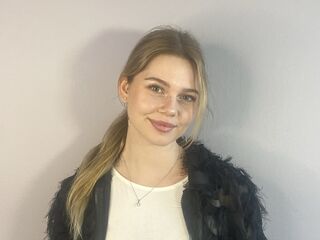 topless webcamgirl LiaMotzer