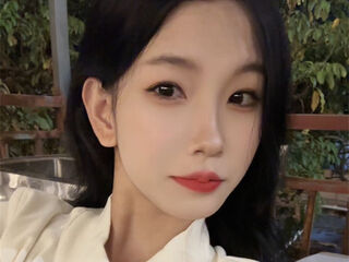 free chatroom LianaWuy