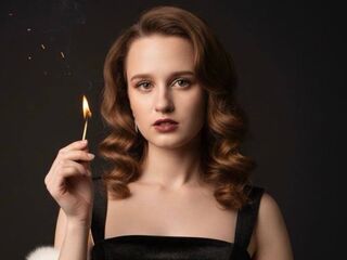 naked camgirl LolaCoresh