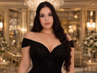 camgirl masturbating with dildo MadieWatson