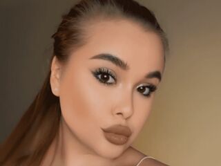 chat room live show MaeWilkins