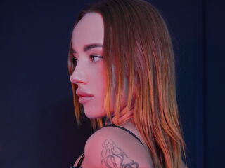 camslut showing tits MagicalYana