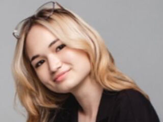 naughty camgirl masturbating with vibrator MalissaBickett